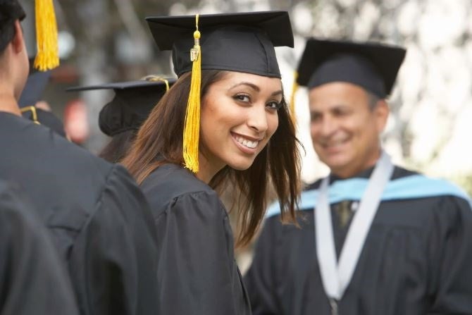 What are scholarships for adults in the US, and how to get one?