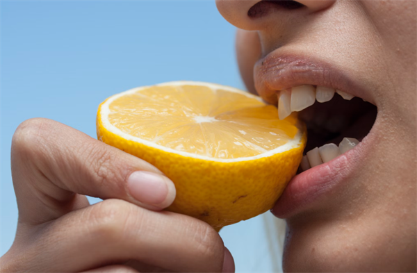 7 Nutritional Strategies for Stronger Teeth and Gums
