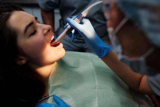 7 Surprising Facts About Teeth Whitening You Should Know