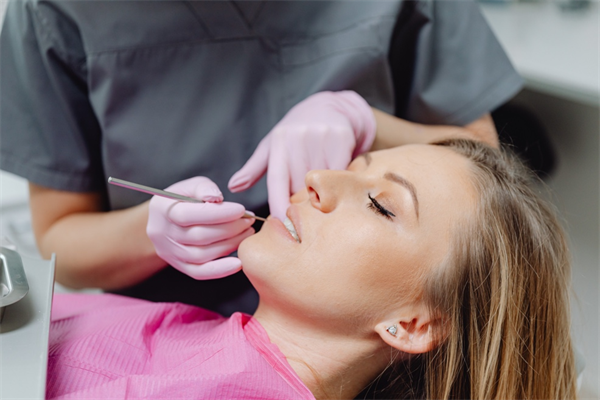 Why You Must Get a Professional Teeth Cleaning Service